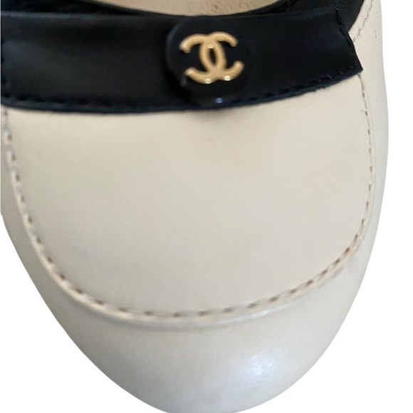 CHANEL Women's Two-Tone Black and Cream Heels - Picture 11 of 11
